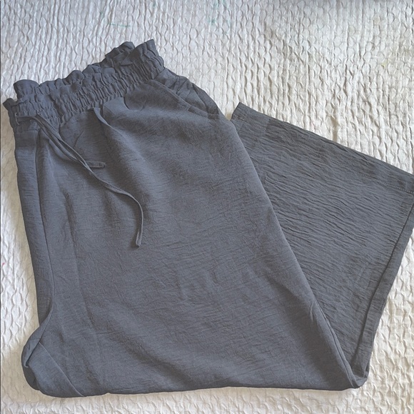 Drawstring Wide Leg Capris - Picture 5 of 12